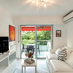 https://appartement-2-pieces-au-calme-proche-martinez-avec.fr-provencehotel.com