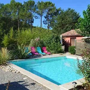 https://gite-les-esparrus-logements-les-bambous.fr-provencehotel.com